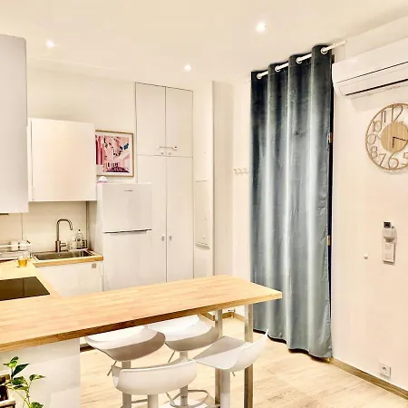 3 Star Near Mc Train Station 3rd Floor *